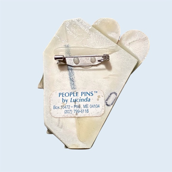 Lucinda People Pins Family Hearts Enamel Brooch - Vintage - Picture 2 of 4